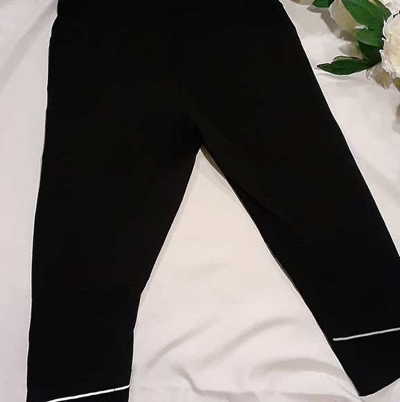 Champion capri leggings. (L) - Picture 3 of 7
